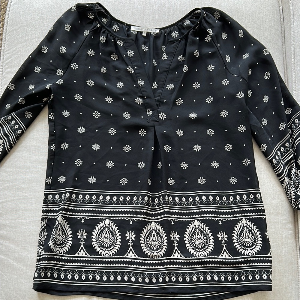 Violet & Claire Black and White Patterned Women's Shirt